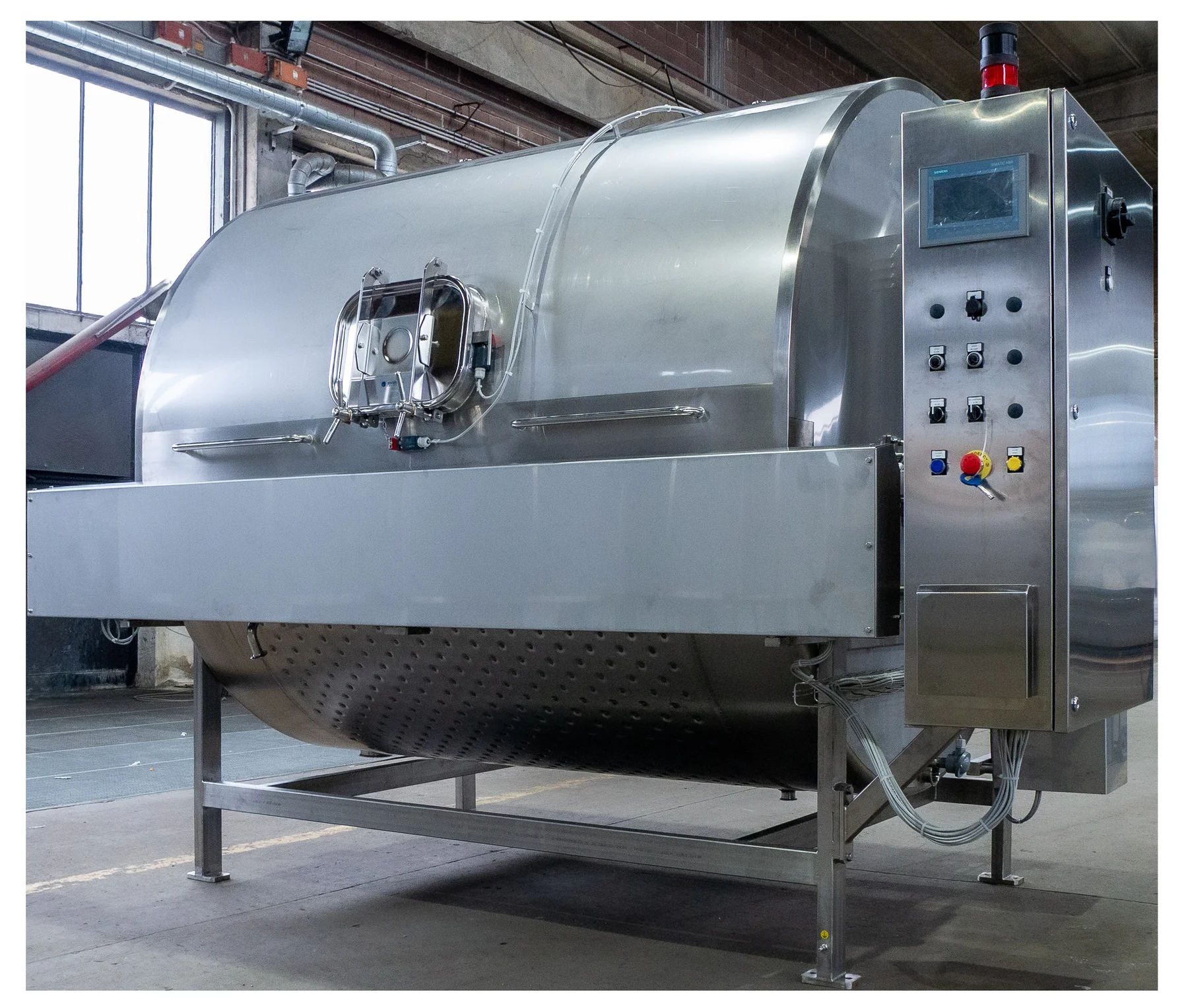 CASEUS Coagulation Vat — side view in industrial installation